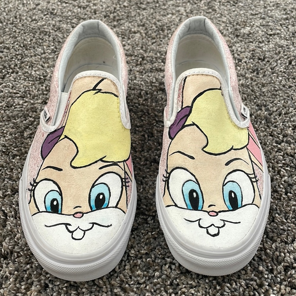 Looney Tunes Lola Bunny Low Top Vans